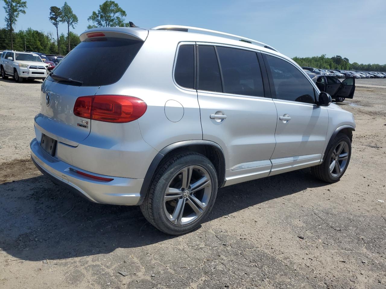 WVGUV7AXXHW504504 2017 Volkswagen Tiguan Sport