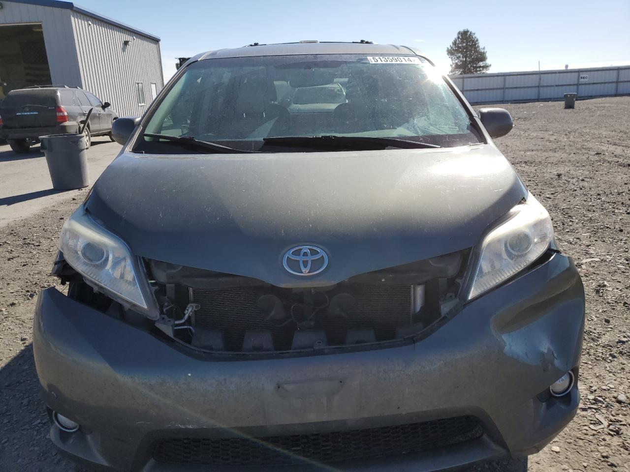 5TDDK3DC2BS020025 2011 Toyota Sienna Xle