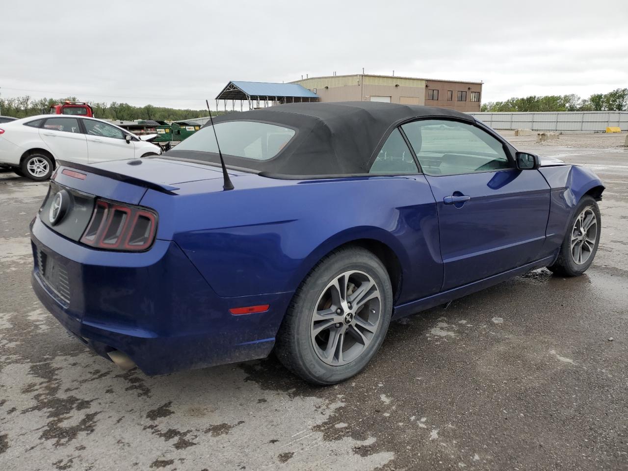 2014 Ford Mustang vin: 1ZVBP8EMXE5242879