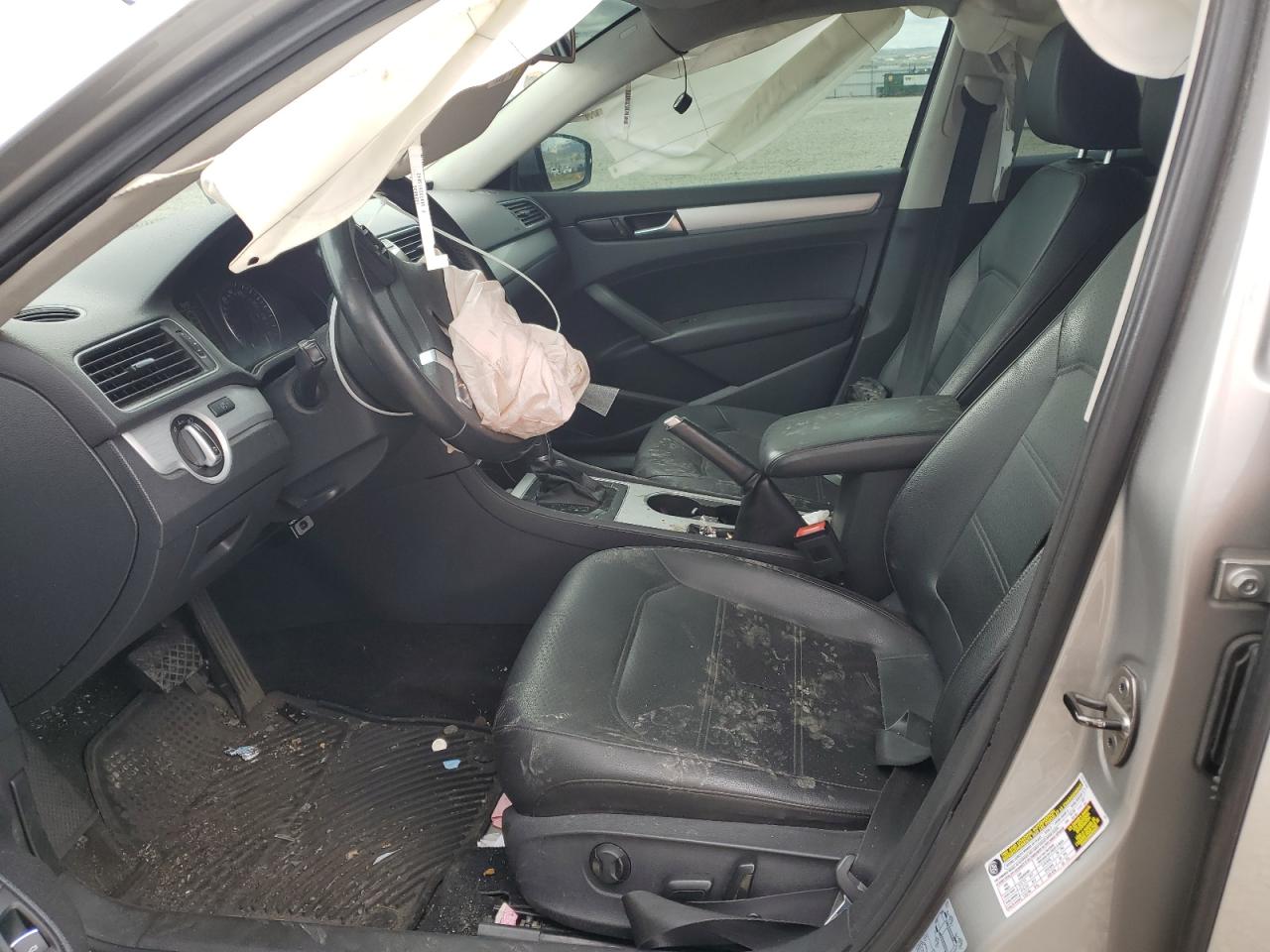 1VWBH7A37DC103629 2013 Volkswagen Passat Se