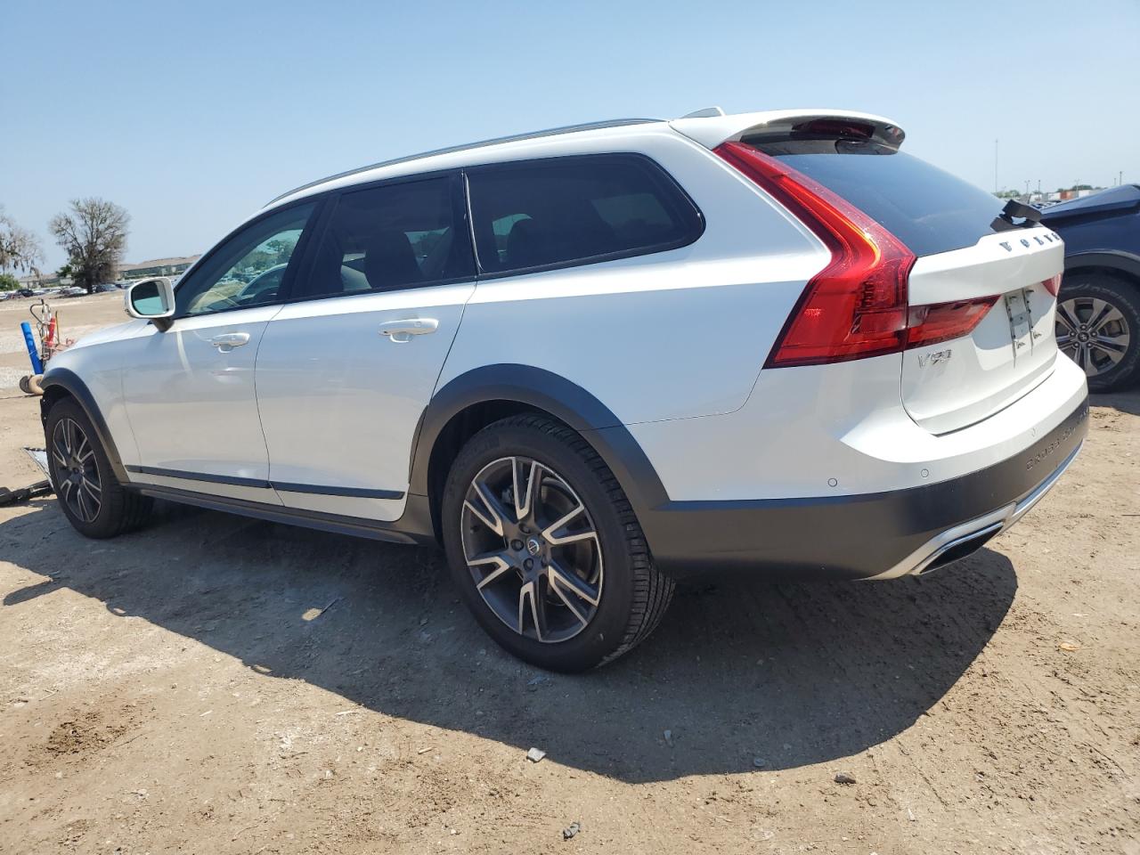 YV4A22NL3H1003765 2017 Volvo V90 Cross Country T6 Inscription