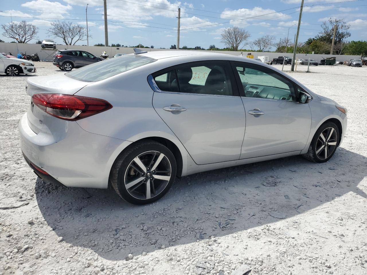 2017 Kia Forte Ex vin: 3KPFL4A89HE006881