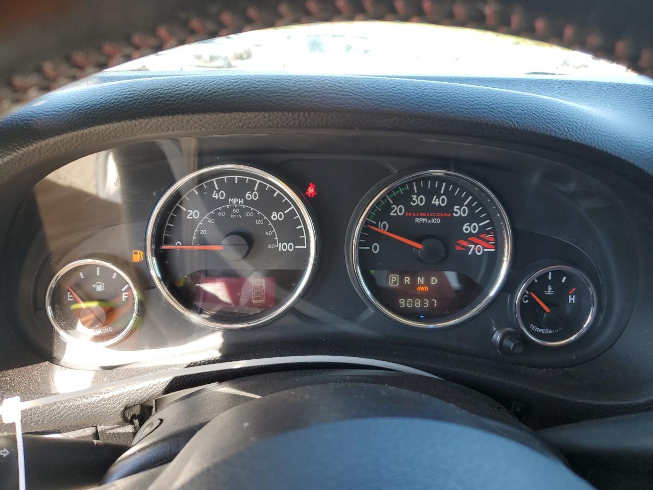 1C4BJWFGXDL687330 2013 Jeep Wrangler Unlimited Rubicon