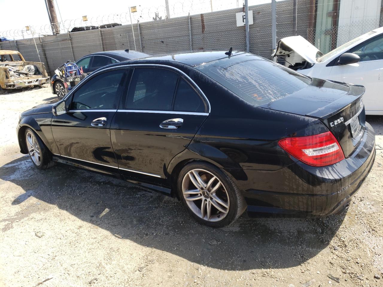 2014 Mercedes-Benz C 250 vin: WDDGF4HB1EA957786