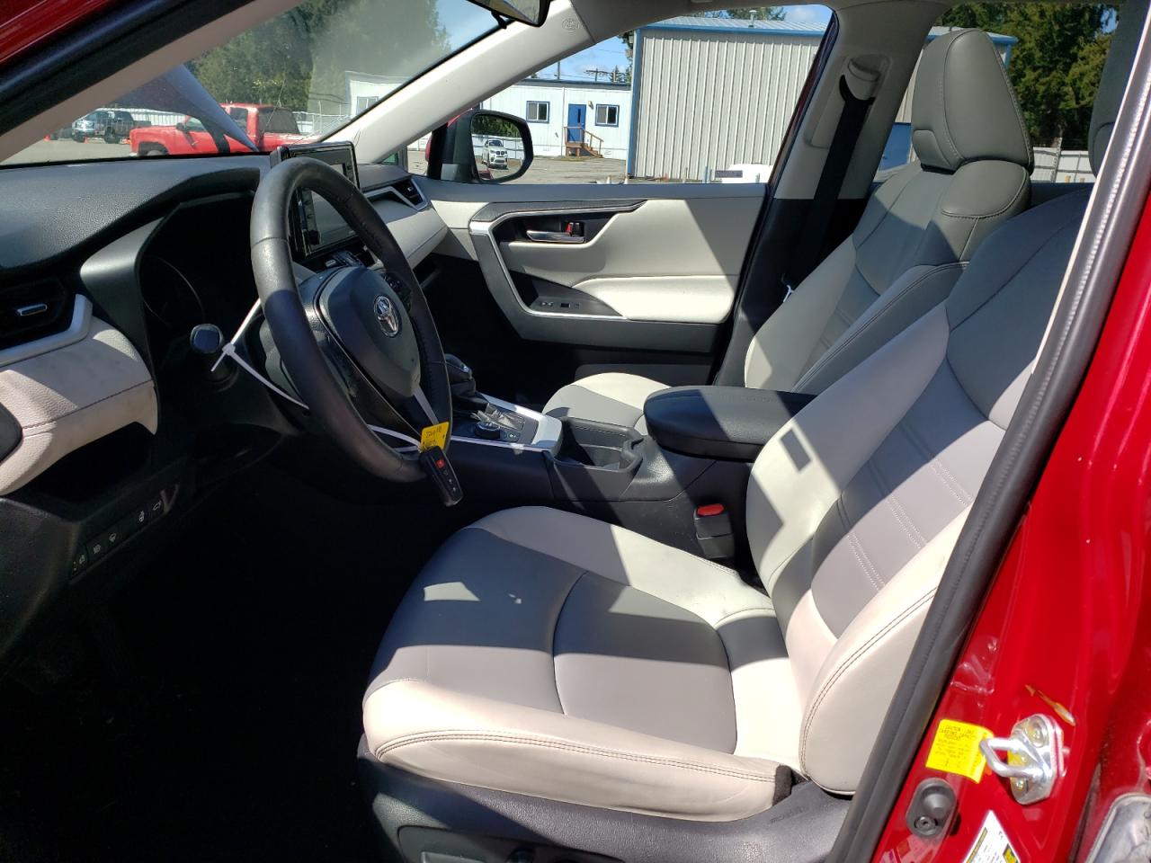 2T3B6RFV8MW020111 2021 Toyota Rav4 Xle Premium