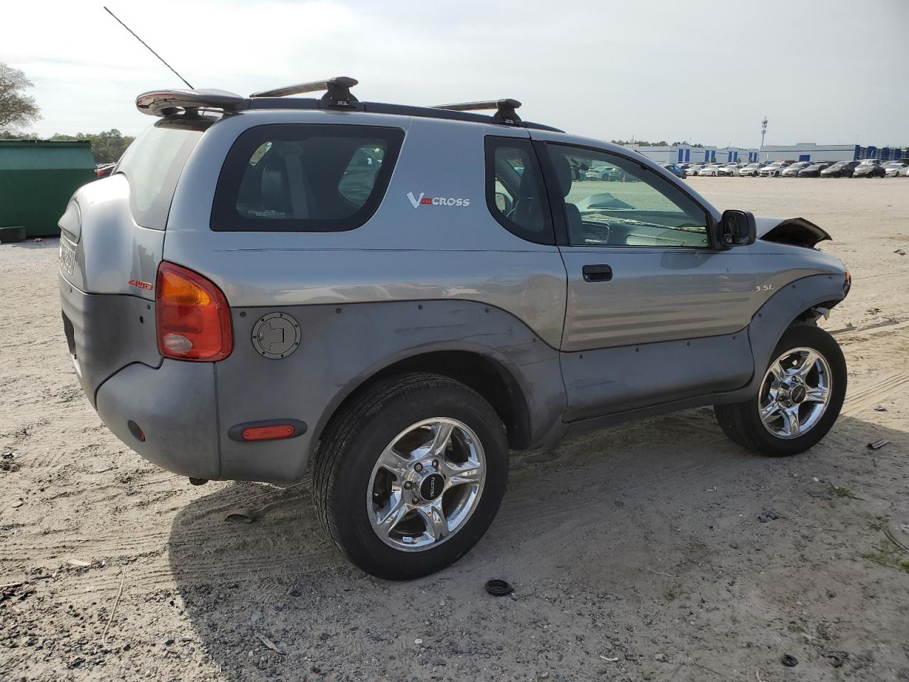 JACCN57X017D00677 2001 Isuzu Vehicross