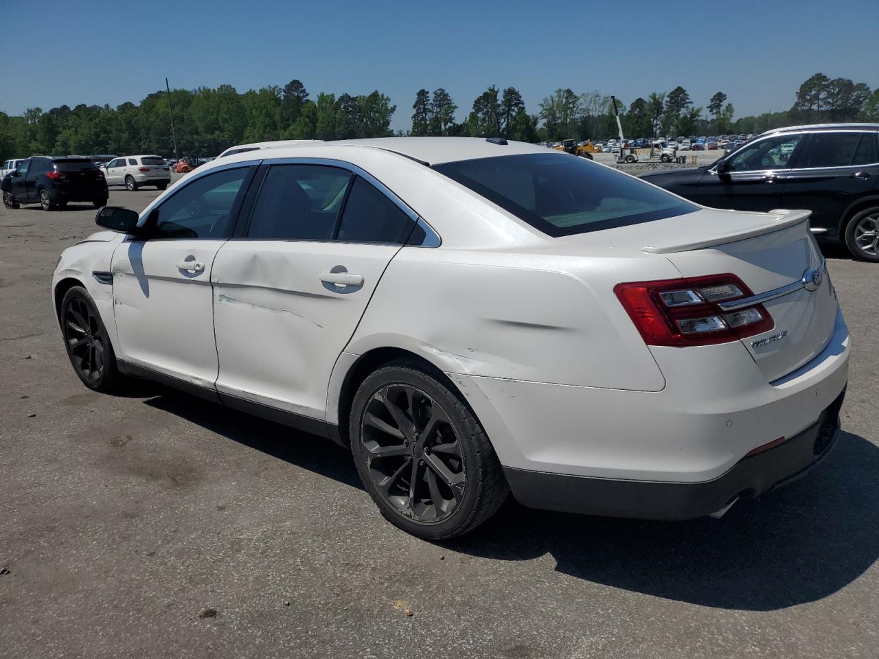 Lot #2823881144 2015 FORD TAURUS SEL