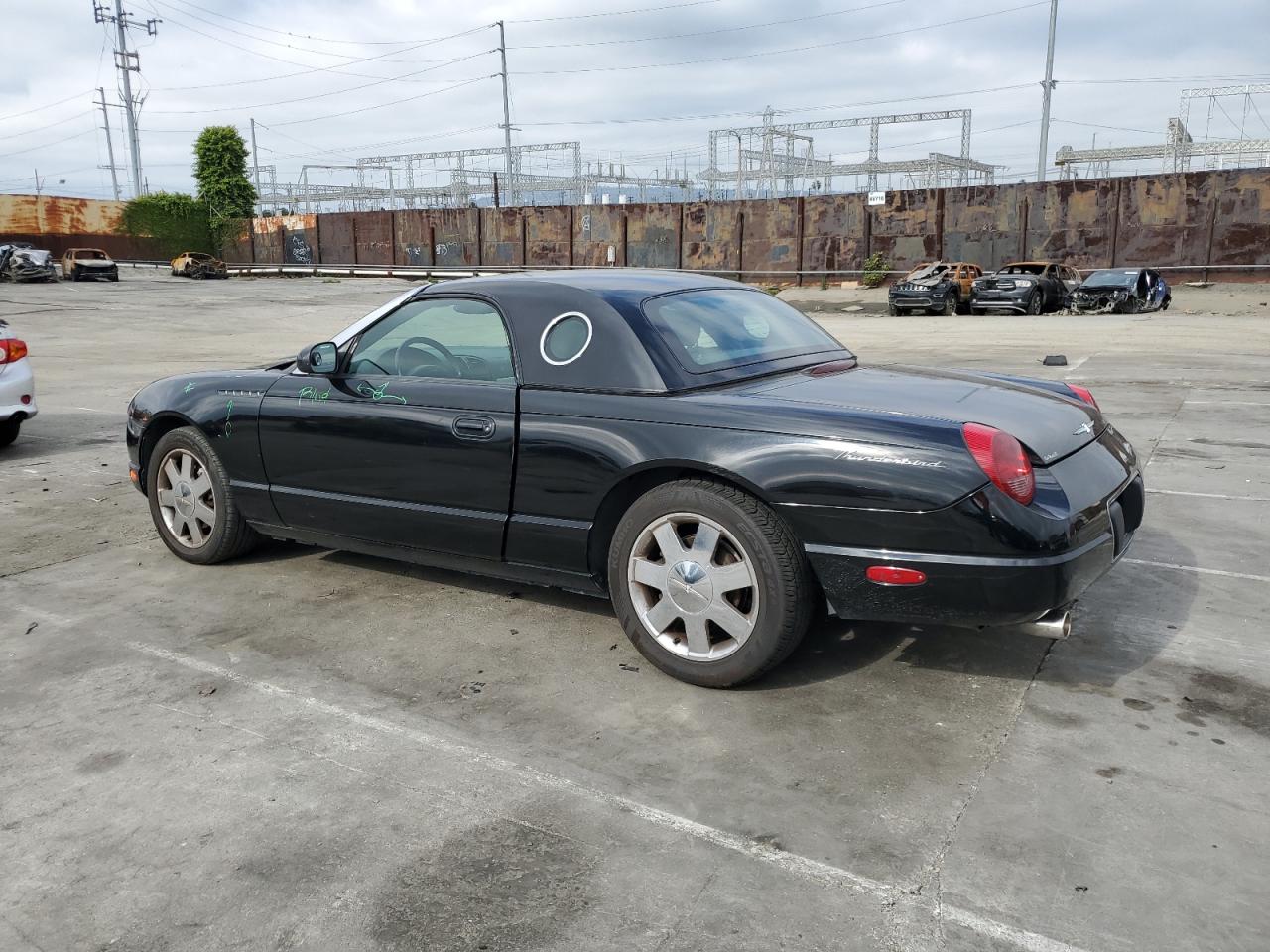 1FAHP60A22Y111041 2002 Ford Thunderbird