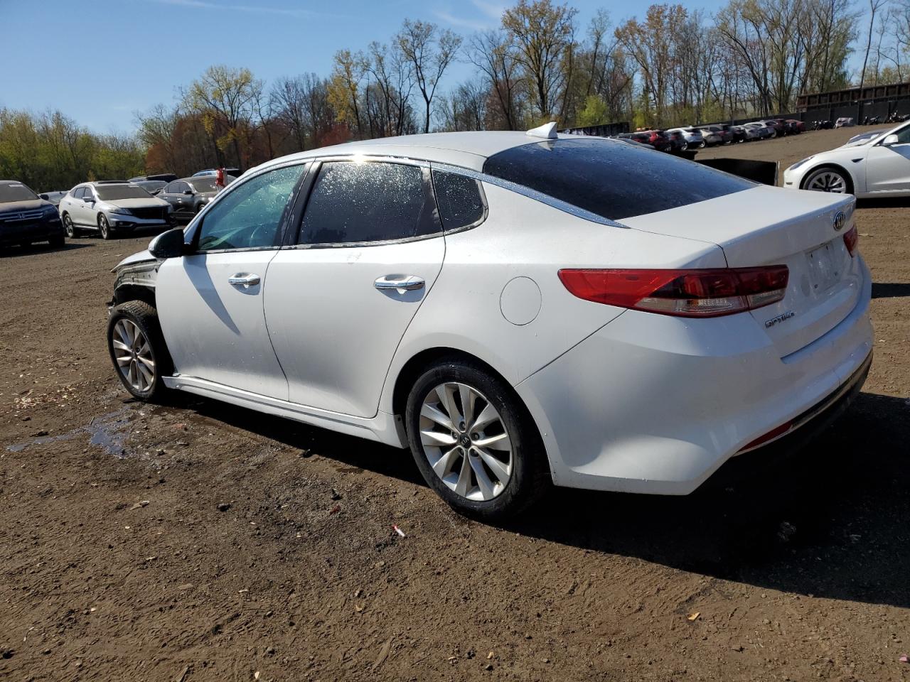 2017 Kia Optima Lx vin: 5XXGT4L3XHG130915