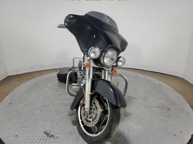 2011 HARLEY-DAVIDSON FLHX - 1HD1KBM16BB658408