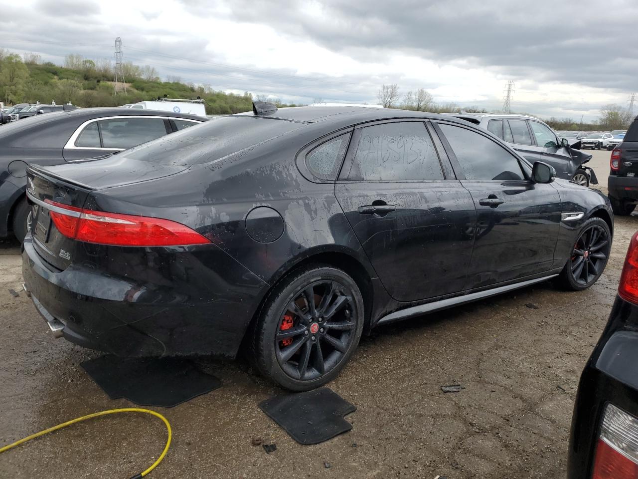SAJBL4BV9HCY32724 2017 Jaguar Xf R - Sport