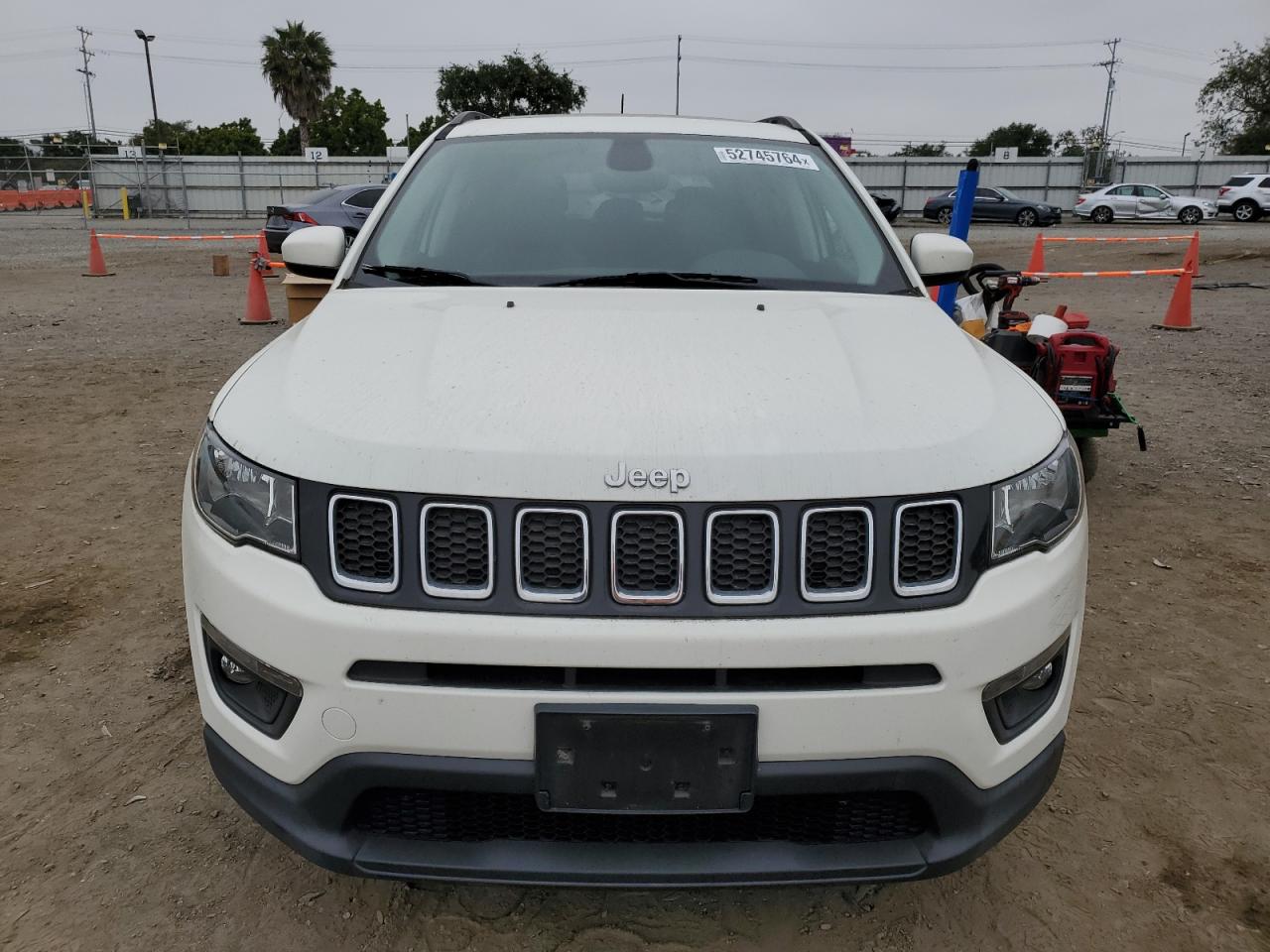 2018 Jeep Compass Latitude vin: 3C4NJCBB4JT146568