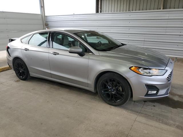 3FA6P0HDXLR184015 Ford Fusion SE 4