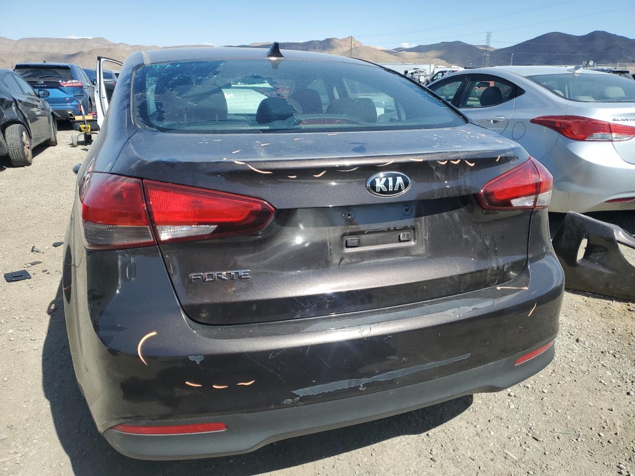 3KPFK4A77HE112403 2017 Kia Forte Lx