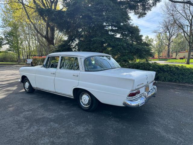 11011010304019 | 1967 MERCEDES-BENZ 200D