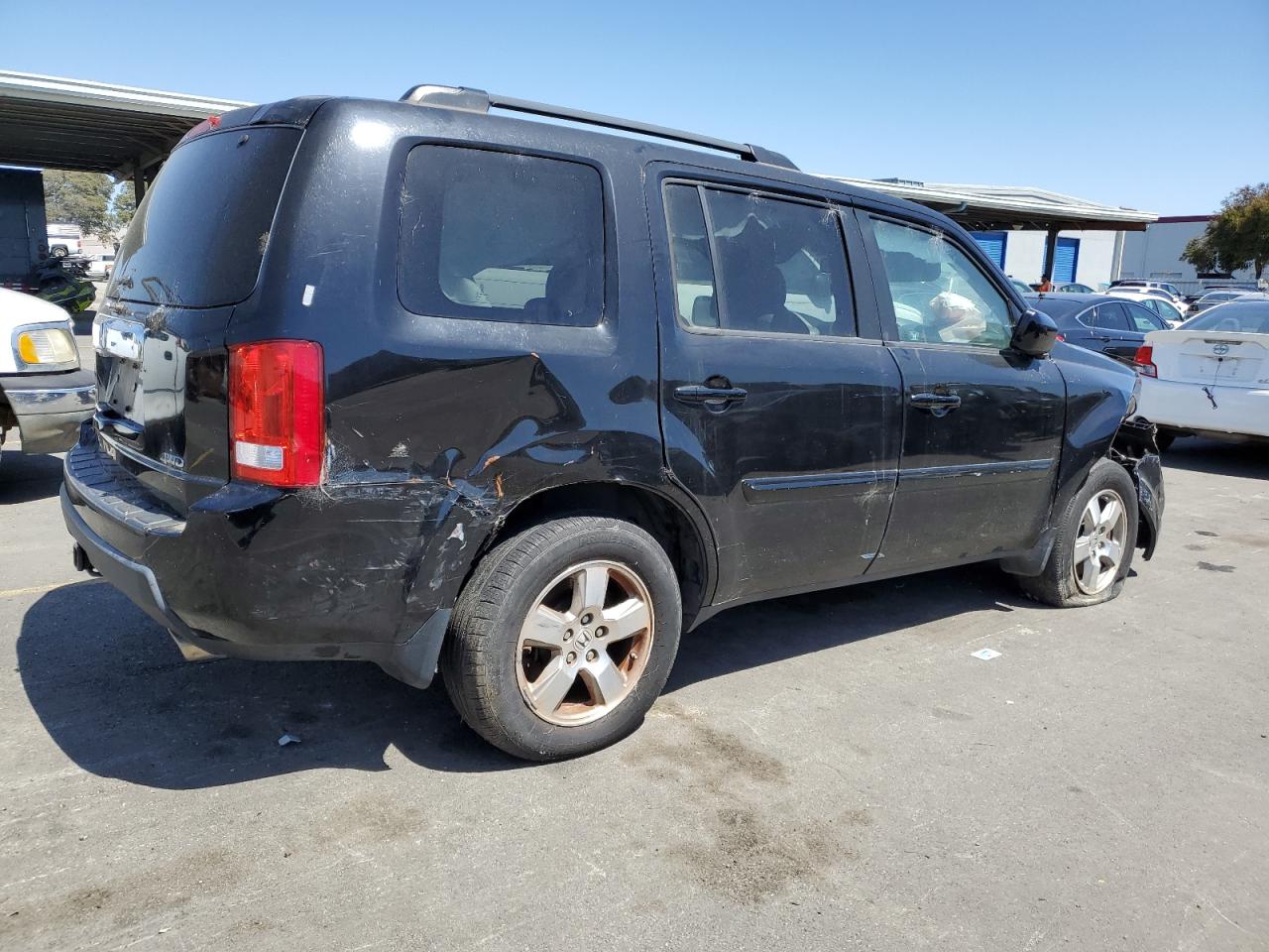 5FNYF4H79BB060969 2011 Honda Pilot Exln