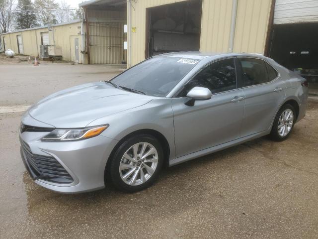 Lot #2503452973 2023 TOYOTA CAMRY LE salvage car