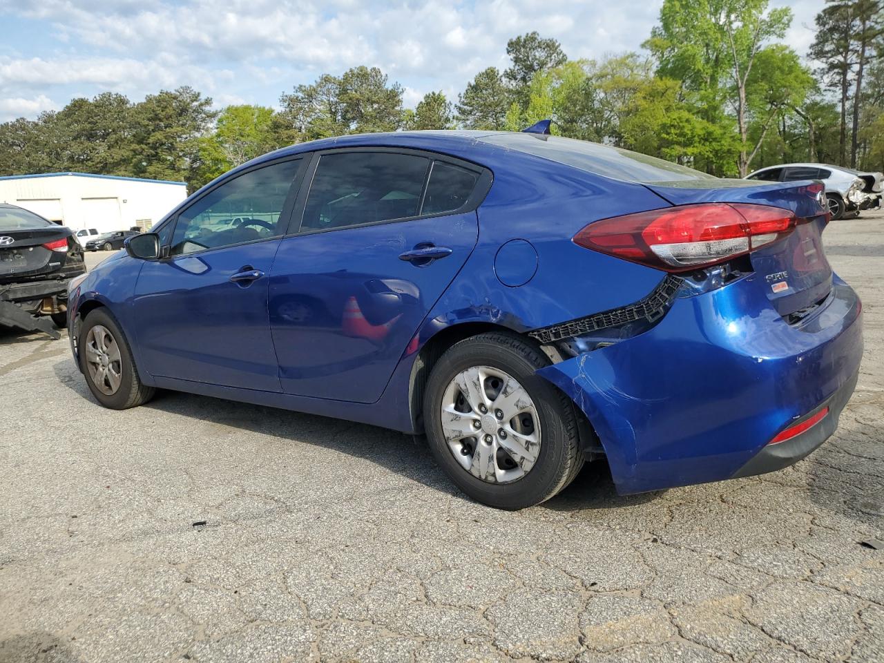 3KPFK4A72HE126581 2017 Kia Forte Lx