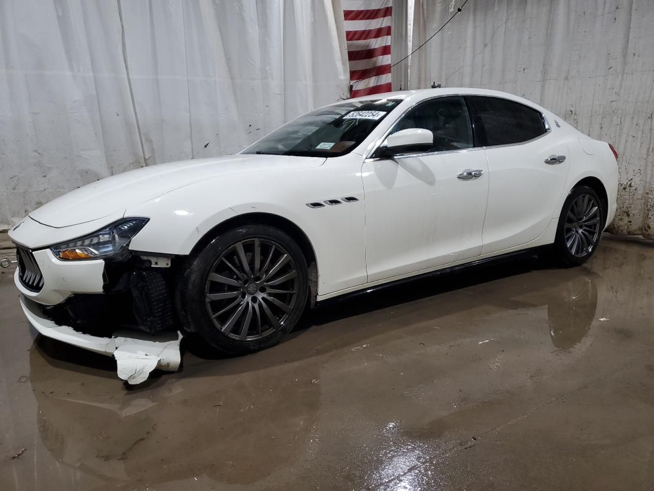 2018 Maserati Ghibli S vin: ZAM57YTA0J1299906