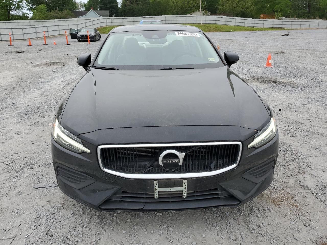 7JR102FK2KG00949 2019 Volvo S60 T5 Momentum