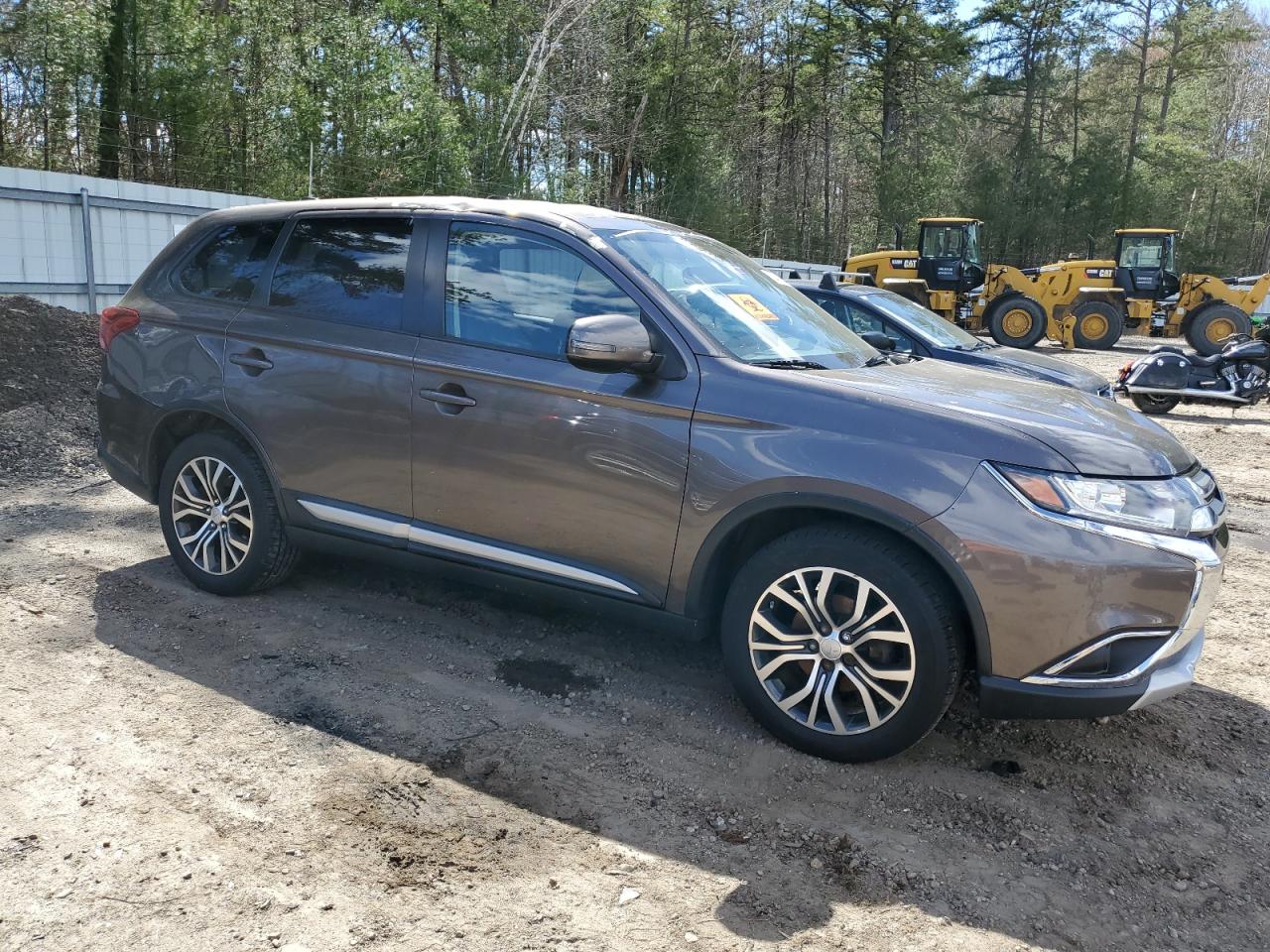 Lot #2852891254 2017 MITSUBISHI OUTLANDER