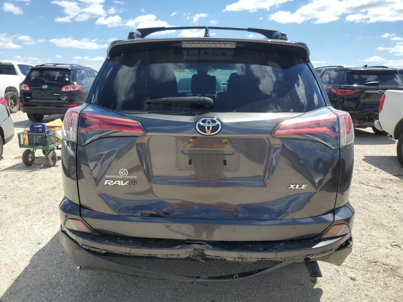 JTMWFREV6HJ707479 2017 Toyota Rav4 Xle