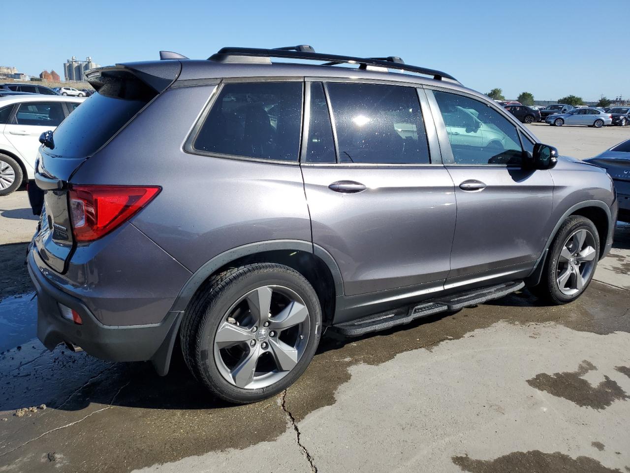 2019 Honda Passport Touring vin: 5FNYF7H9XKB011749