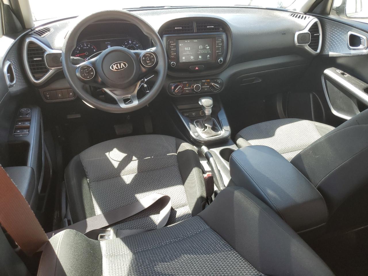 KNDJ23AU8M7136939 2021 Kia Soul Lx