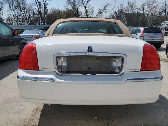 2006 Lincoln Town Car Signature Limited VIN: 1LNHM82V36Y638246 Lot: 50820354