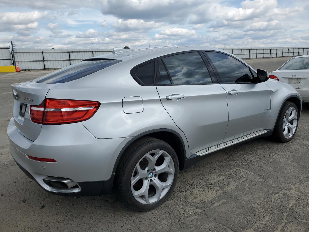 2013 BMW X6 xDrive50I vin: 5UXFG8C59DL591038