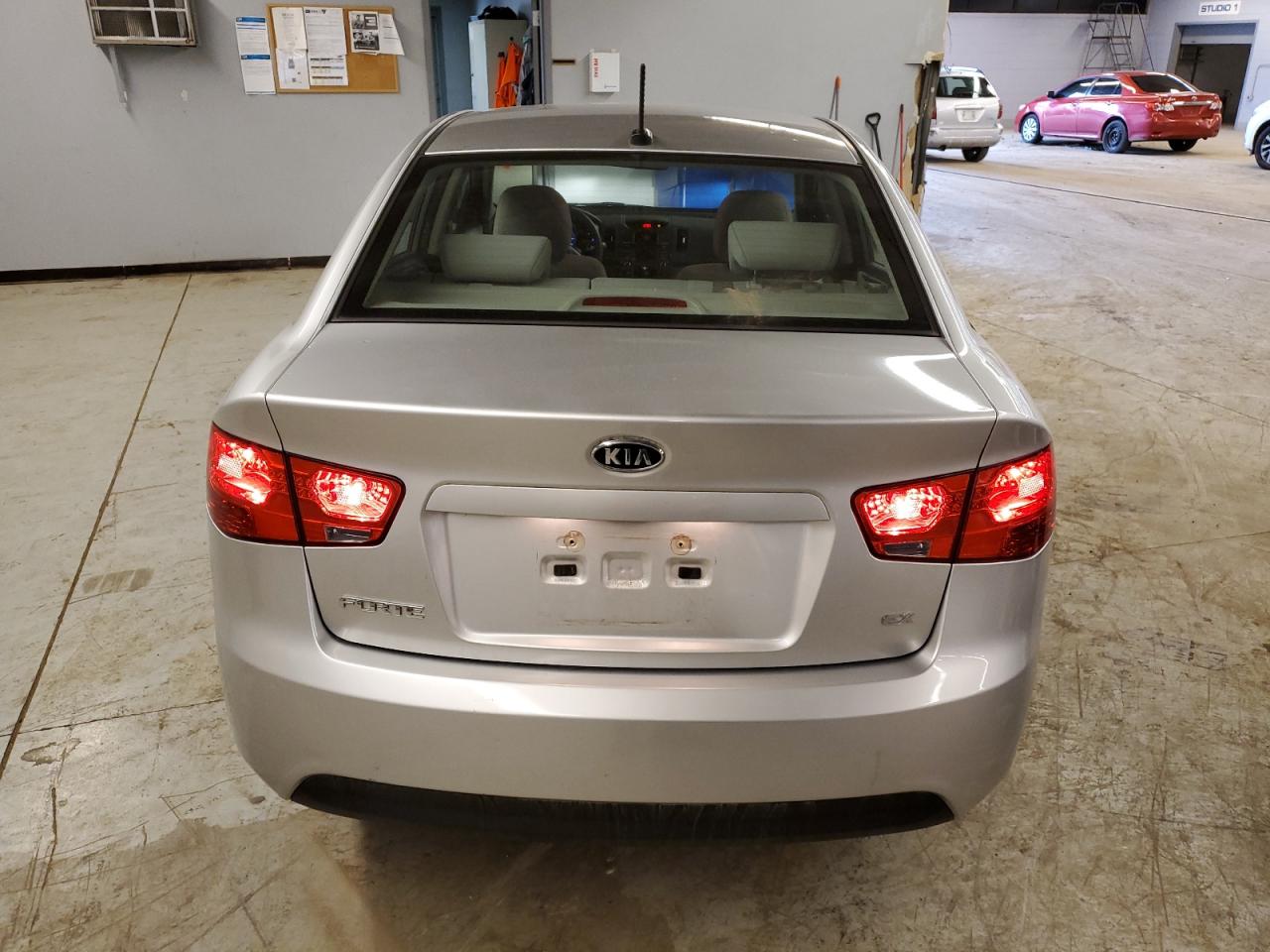 KNAFU4A24A5271084 2010 Kia Forte Ex