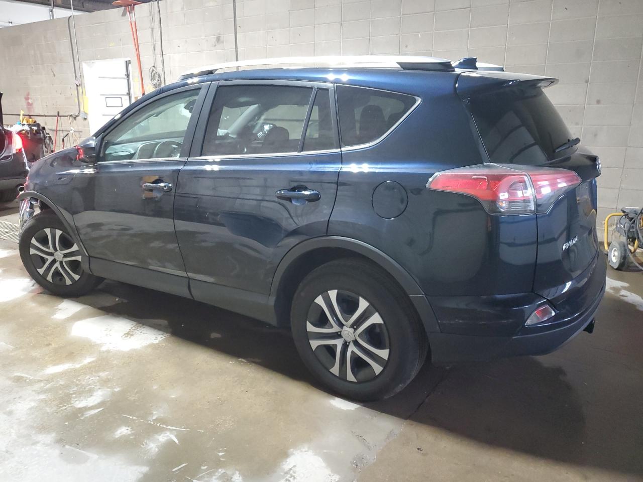 2T3BFREV0HW659249 2017 Toyota Rav4 Le