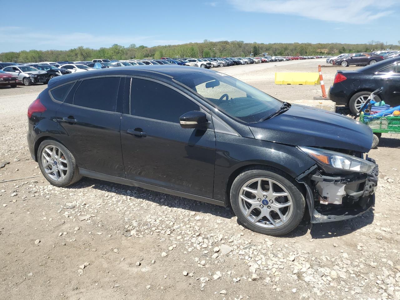 2015 Ford Focus Se vin: 1FADP3K20FL387045