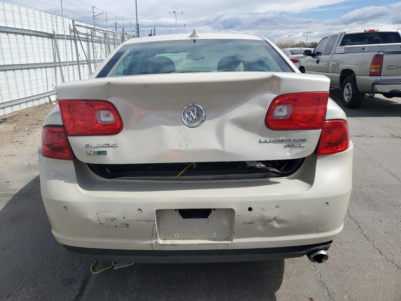 1G4HC5EM7BU127886 2011 Buick Lucerne Cxl