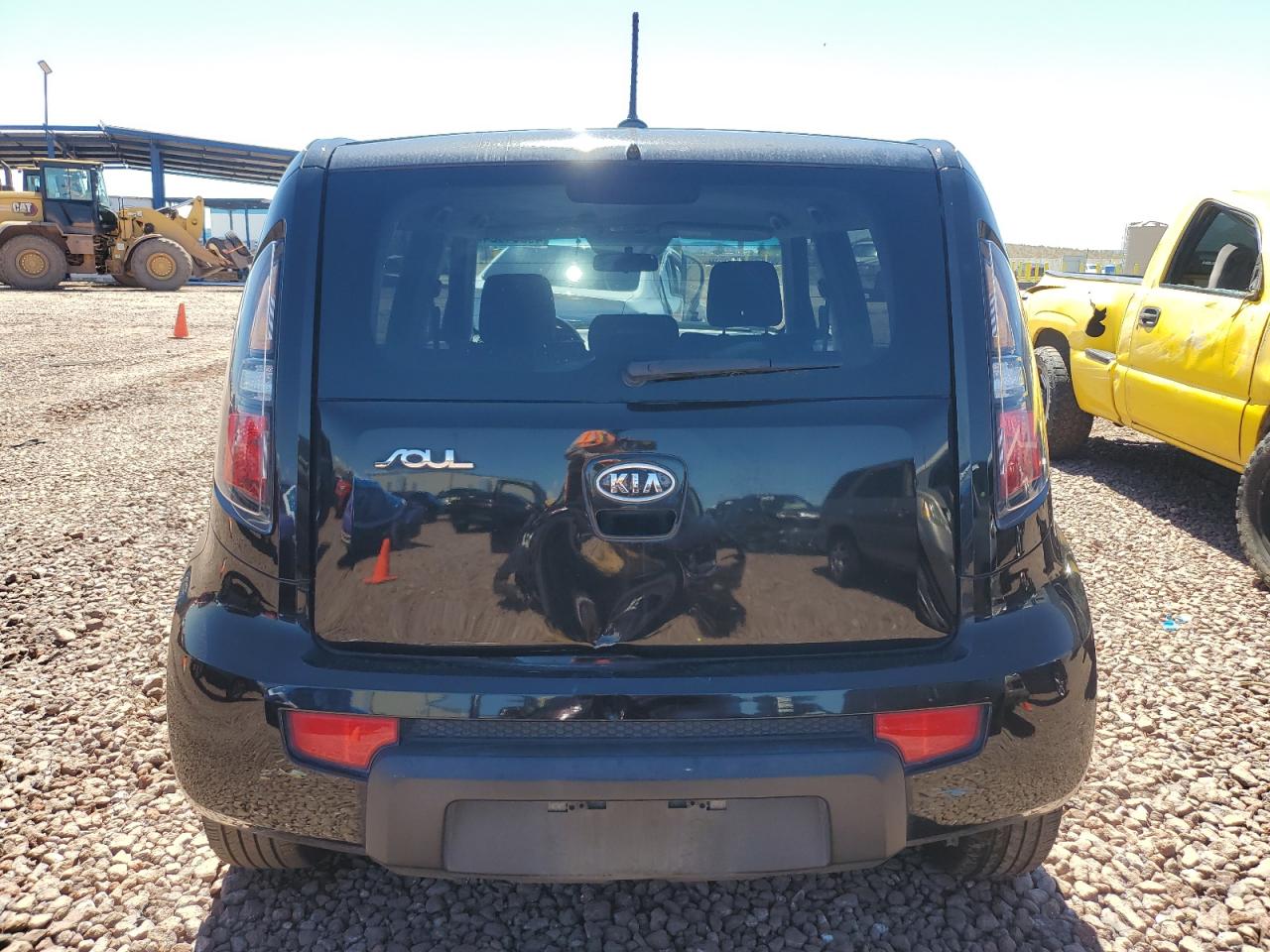 KNDJT2A2XB7233482 2011 Kia Soul +