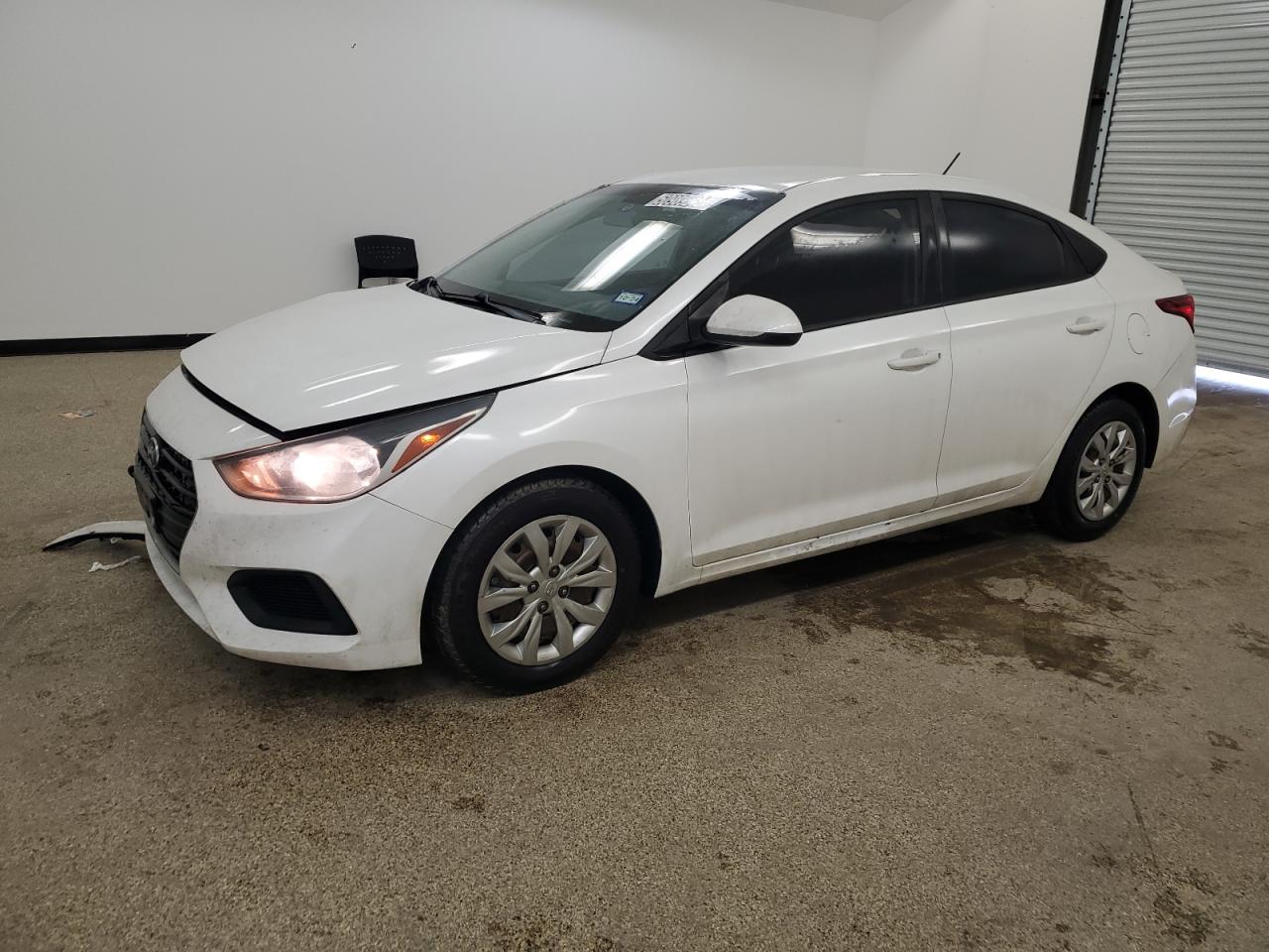 3KPC24A3XJE015329 2018 Hyundai Accent Se