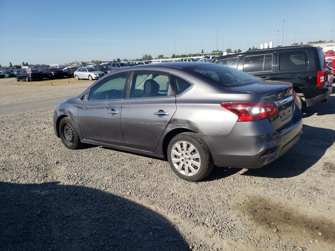 2018 Nissan Sentra S vin: 3N1AB7AP1JY292044