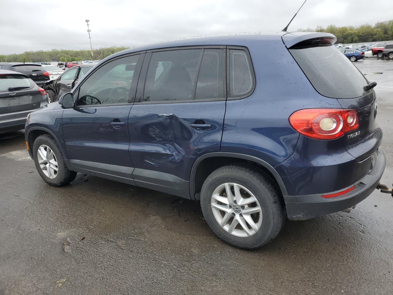 WVGCV7AX3BW525262 2011 Volkswagen Tiguan S