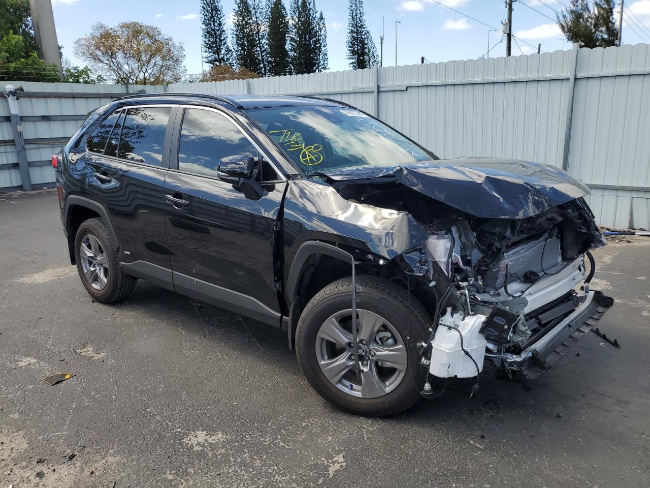 4T3RWRFV0RU128812 2024 Toyota Rav4 Xle