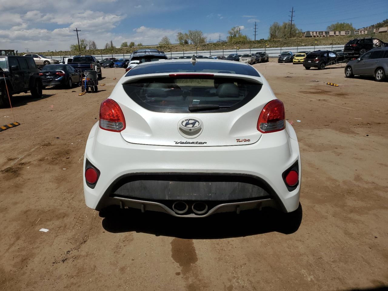 KMHTC6AE5HU308928 2017 Hyundai Veloster Turbo