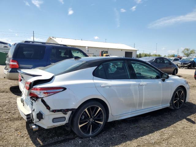 VIN 4T1B61HK7KU174559 2019 Toyota Camry, Xse no.3