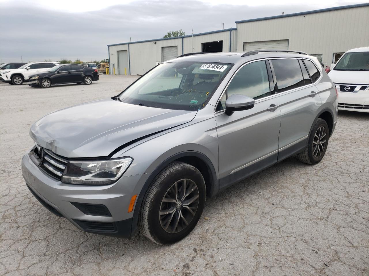 3VV3B7AX1LM008140 2020 Volkswagen Tiguan Se