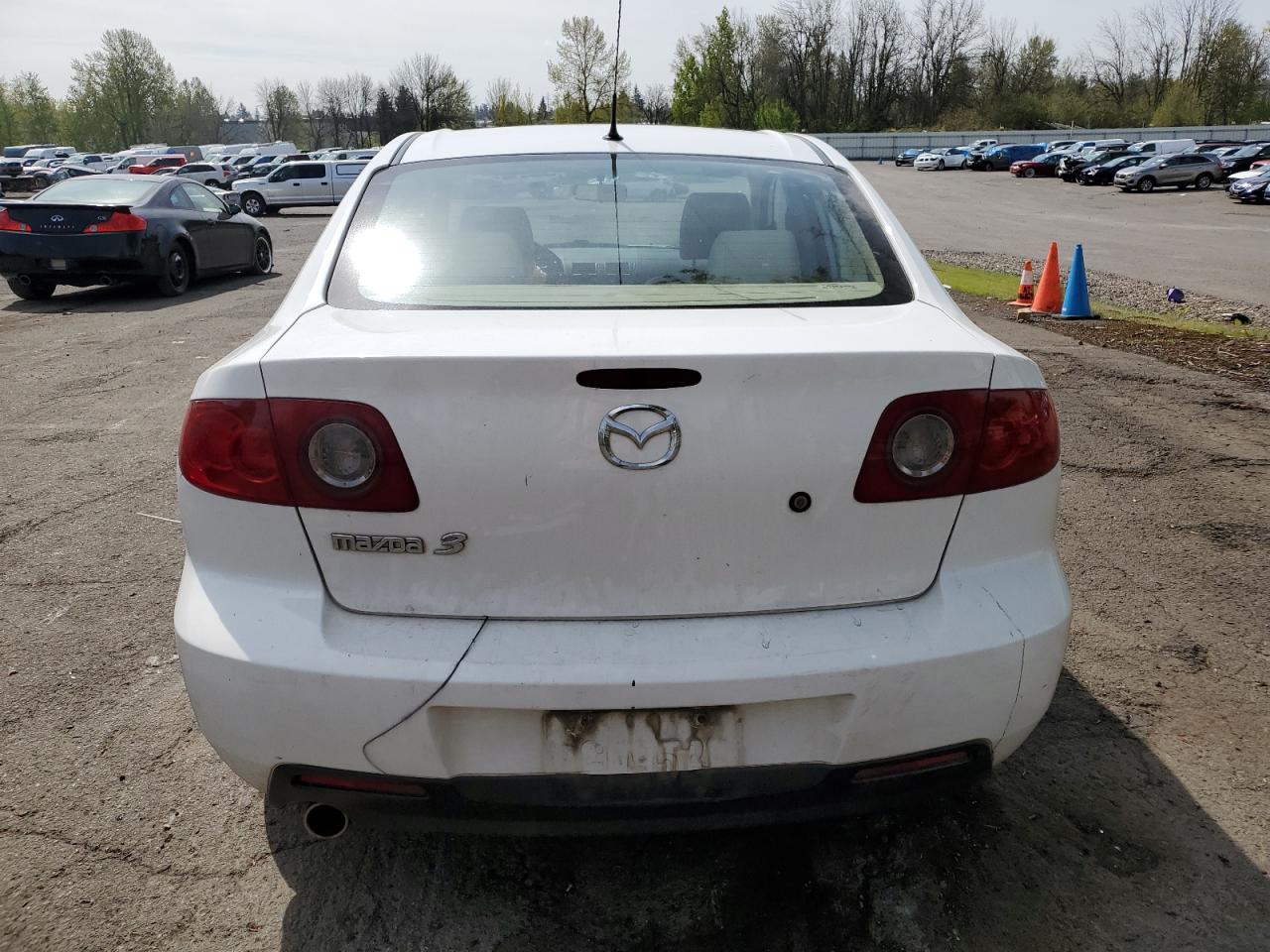 JM1BK12F041119418 2004 Mazda 3 I