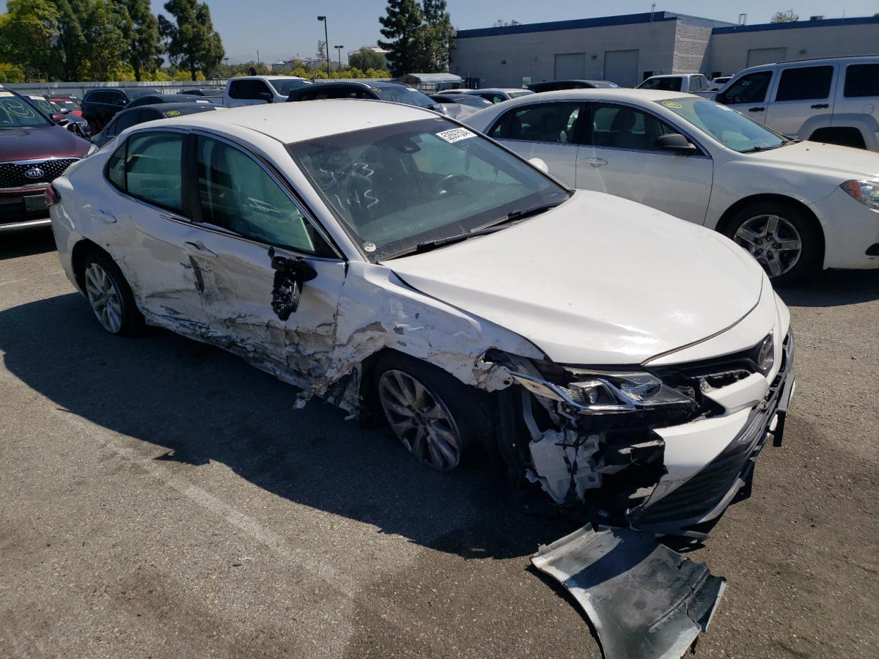 2018 Toyota Camry L vin: 4T1B11HK2JU578740