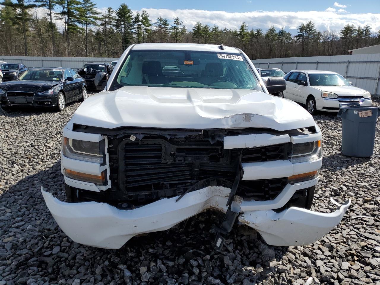 2018 Chevrolet Silverado K1500 Custom vin: 1GCVKPEC5JZ204169