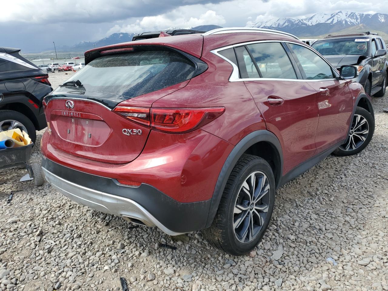 SJKCH5CR6HA039269 2017 Infiniti Qx30 Base