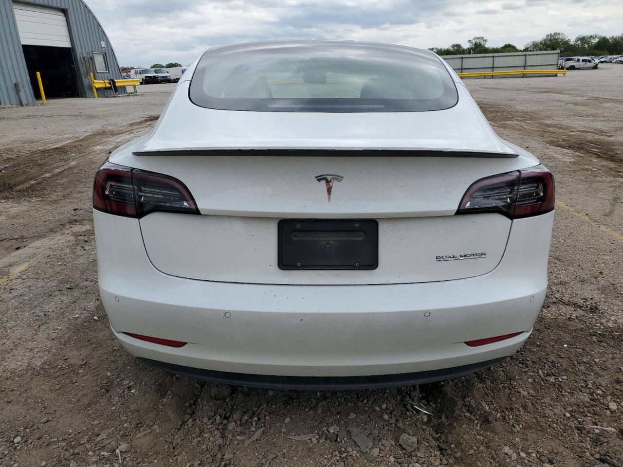 2021 Tesla Model 3 vin: 5YJ3E1EC9MF992363