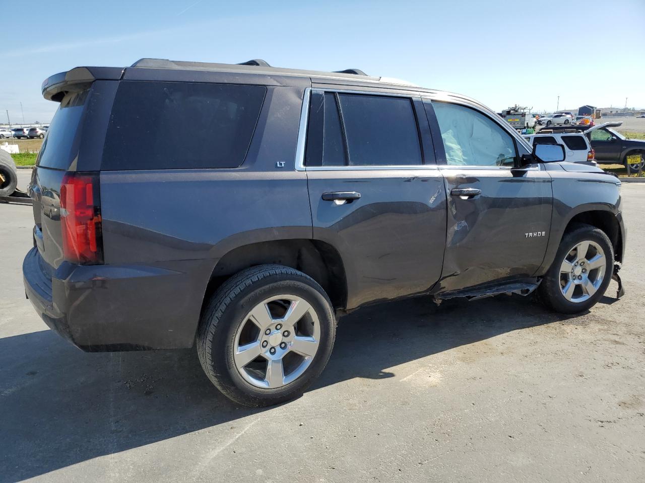 1GNSKBKC0JR327881 2018 Chevrolet Tahoe K1500 Lt