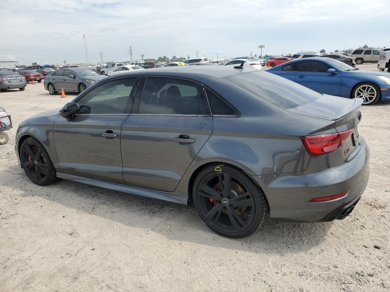 WUABWGFF2KA907375 2019 Audi Rs3