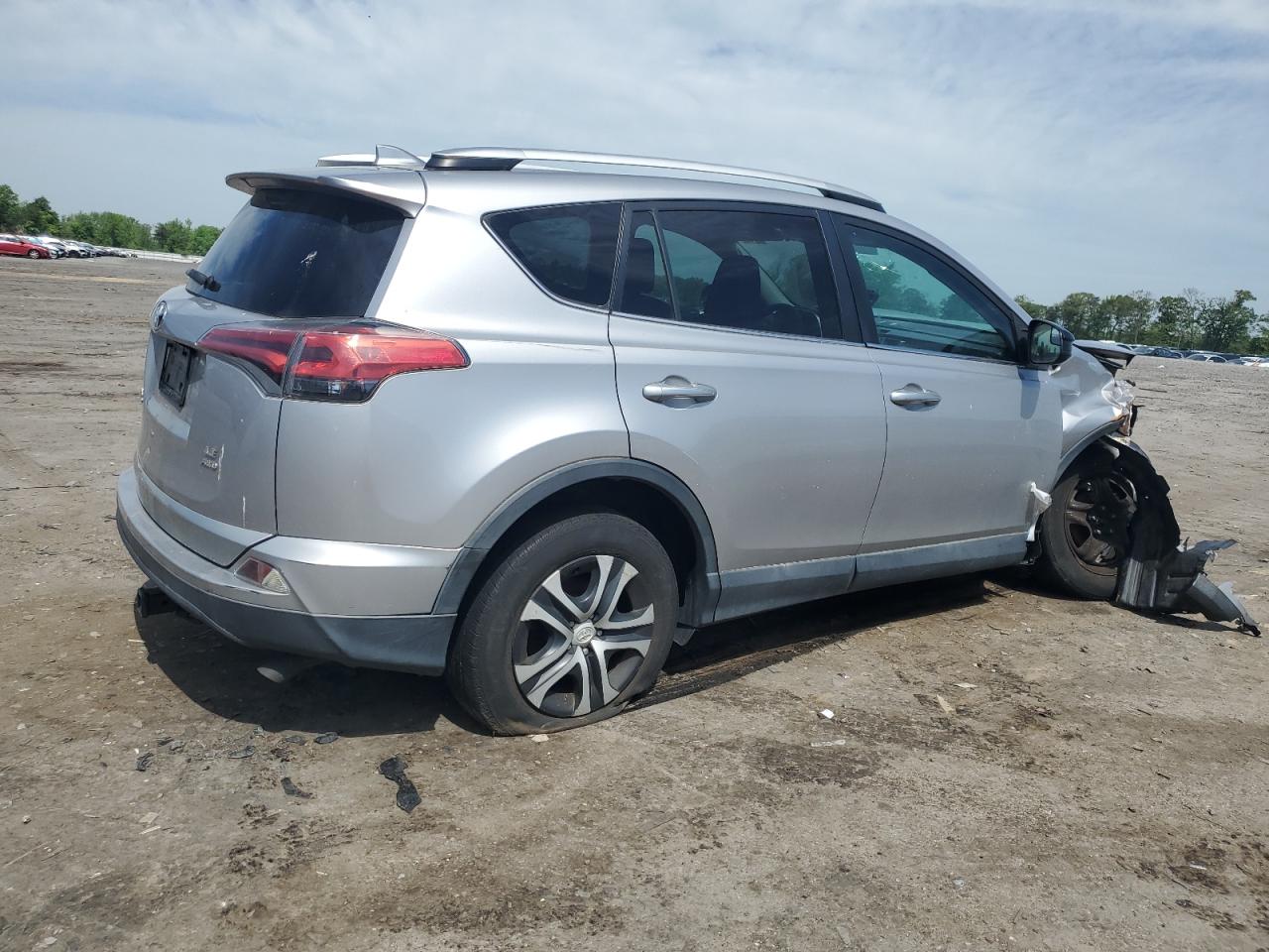 2016 Toyota Rav4 Le vin: 2T3BFREV0GW505817